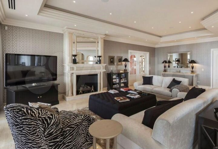 Коттедж 900 м² на участке 25 сот.