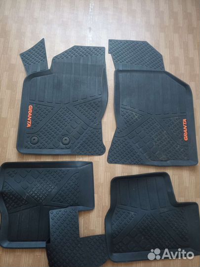 Комплект ковриков резиновых на лада Гранта