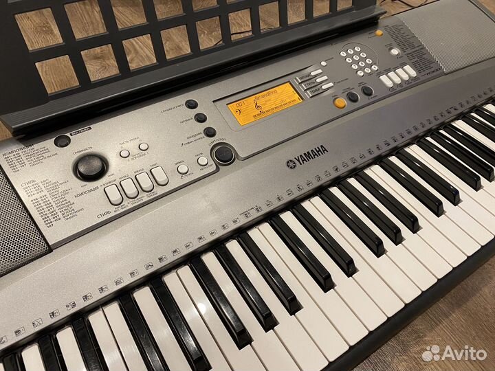 Синтезатор Yamaha PSR-R300