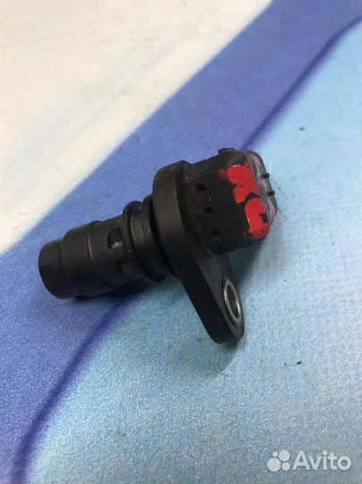 Датчик положения распредвала 30713370