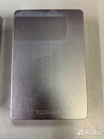 Внешний диск бу Toshiba 2 tb 517 час с кабелем