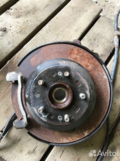 Кулак поворотный задний левый Kia Sorento 2