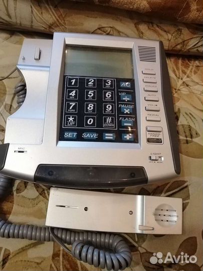 Проводной стационарный телефон