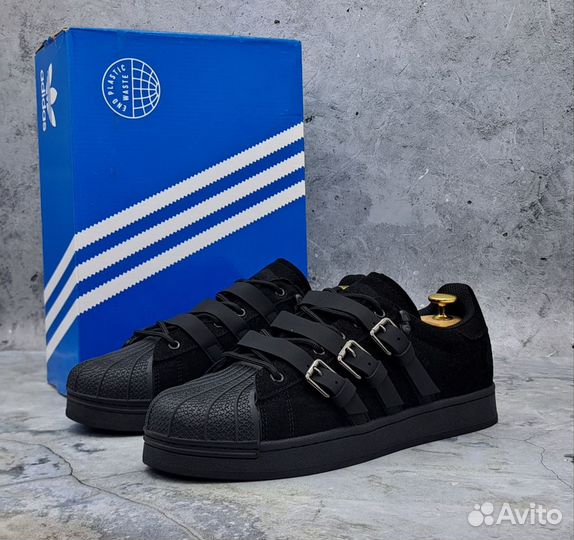 Adidas superstar black