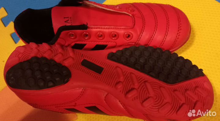 Футбольные бутсы