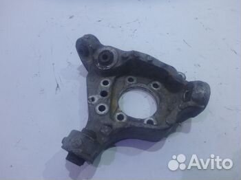 Кулак задний правый 430181CA0A