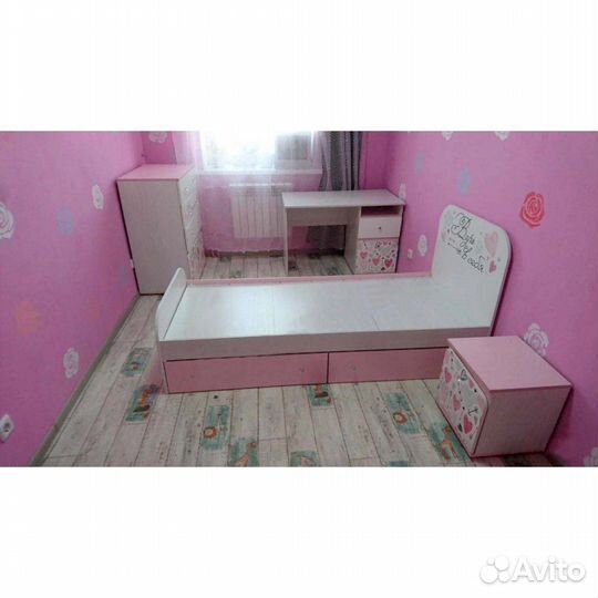 Стол письменный 