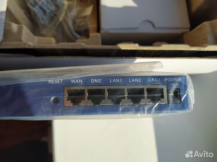 VPN маршрутизатор с брандмауэром TW100-BRV304