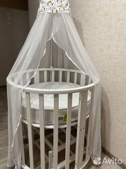 Круглая кроватка-трансформер с маятником