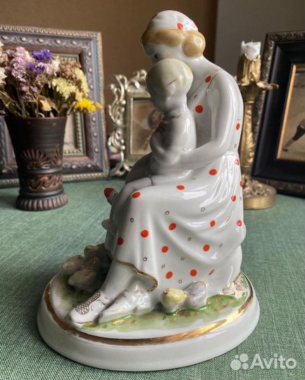 Статуэтка Мама с ребенком кф Чудово 57 г