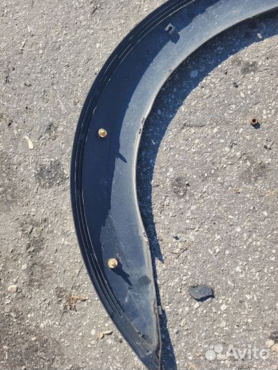 Расширитель арки крыла передний правый largus