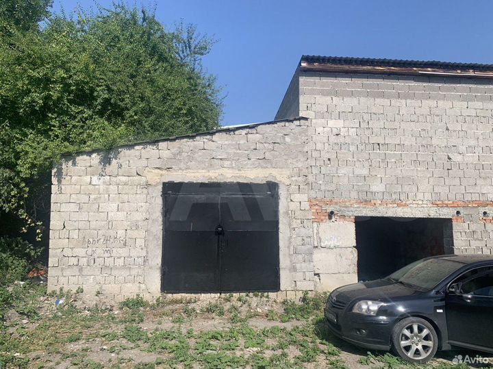 Гараж, > 30 м²