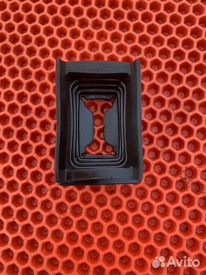 Пыльник вилки МКПП рено Mitsubishi Carisma