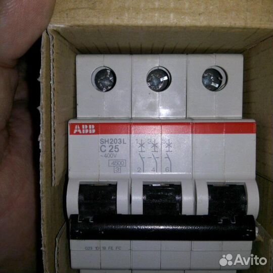 Автомат ABB