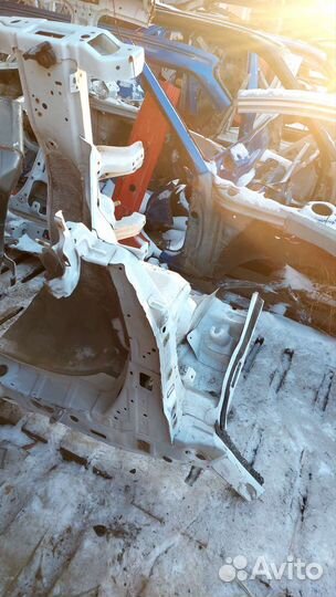 Четверть передняя левая. Kia Rio 3.2011-2017г