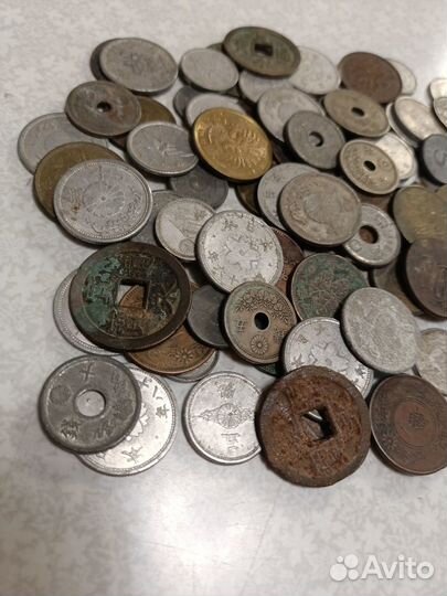 100 монет Японии