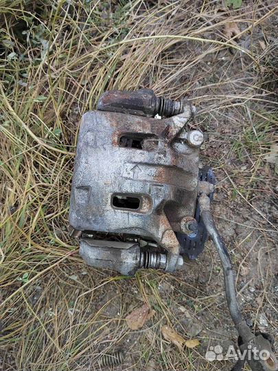 Суппорт Nissan Fuga