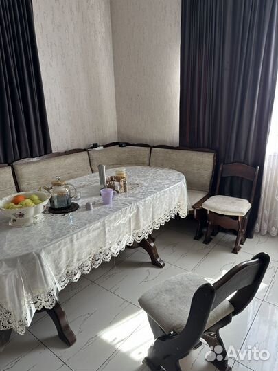 Кухонный уголок со столом и стульями бу