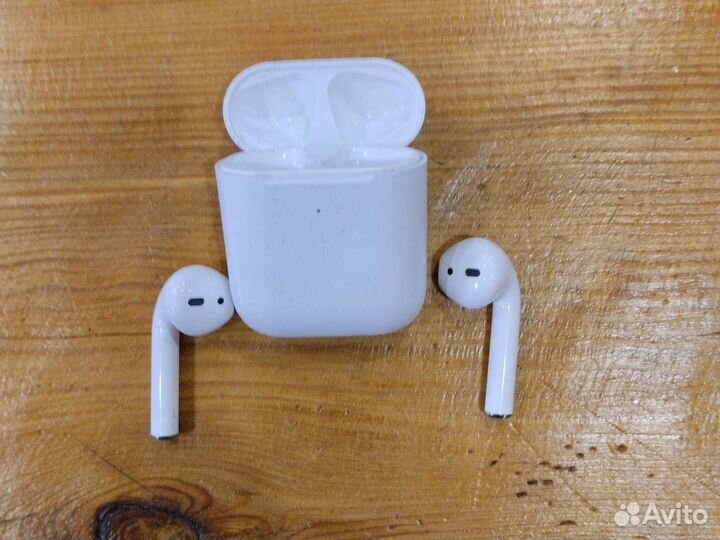 Беспроводные наушники apple airpods