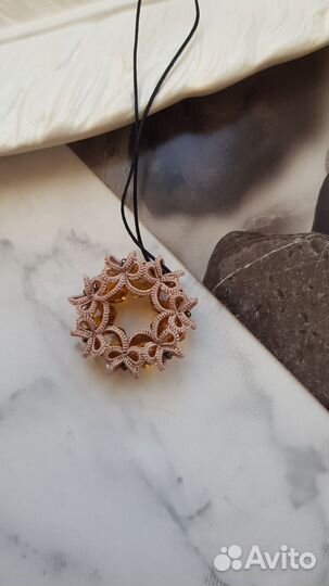 Кулон Янтарный цвет