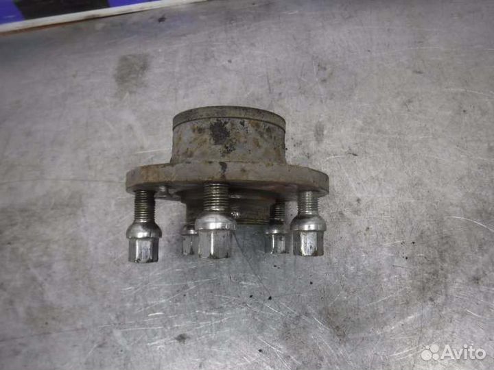 Ступица задняя правая Volkswagen Tiguan cava 2009