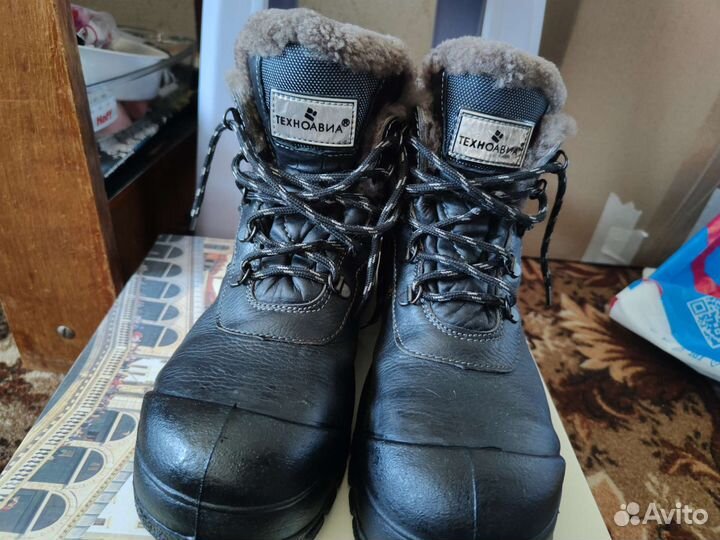 Продам ботинки 