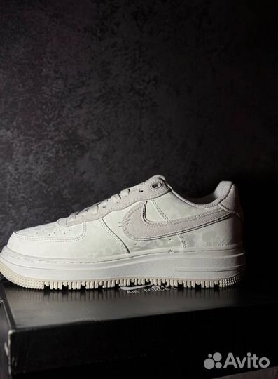 Кроссовки Nike Air Force 1 Luxe Summit White Sneak