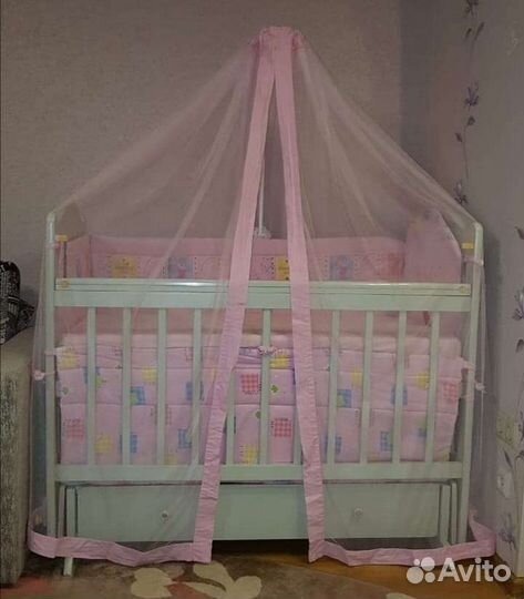 Кровать с матрасом,балдахином, бортиками