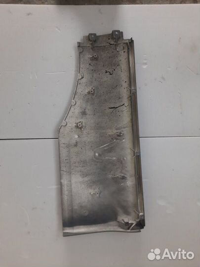 Накладка крыла правая Man Tgx 18.440 дизель 2016