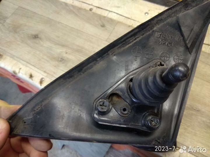 Корпус правого поворотника на Шевроле lanos