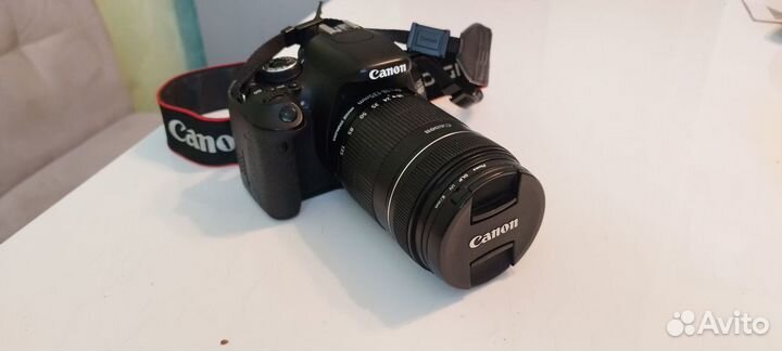 Зеркальный фотоаппарат canon eos 600d 18-135IS