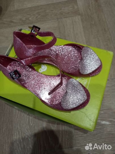 Босоножки для девочки