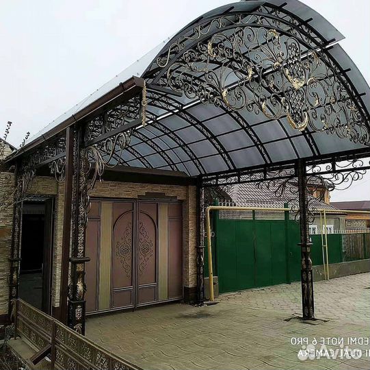 Навес из поликарбоната