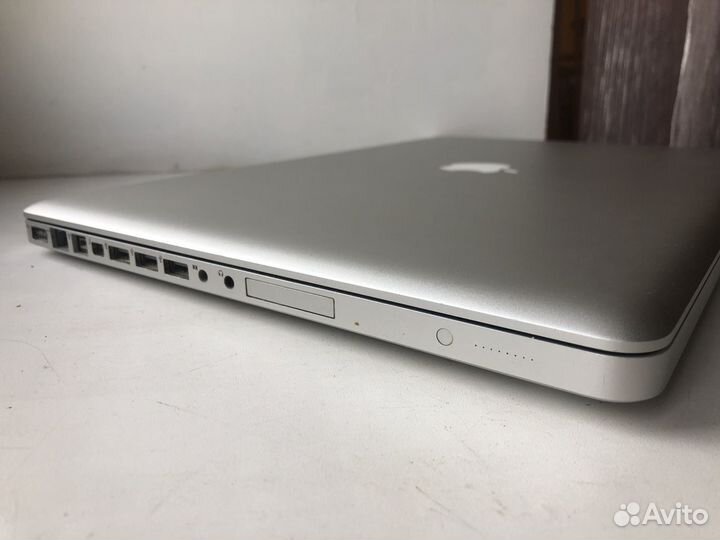 Macbook Pro 17 early 2011 Core i7/16Gb/ssd240gb
