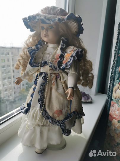 Кукла фарфоровая коллекционная