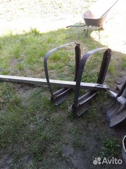 Стойки для крепления груза в прицепе