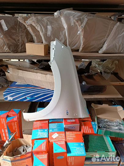 Крыло гранта левое белый белое облако