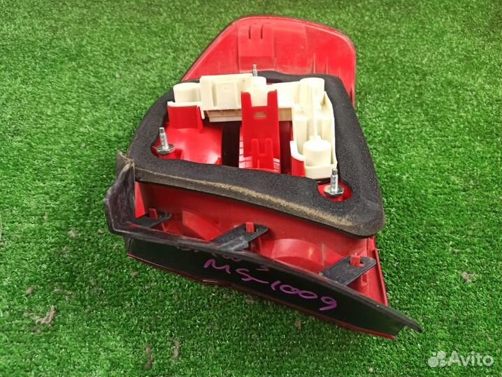 Задний фонарь левый Bmw E90