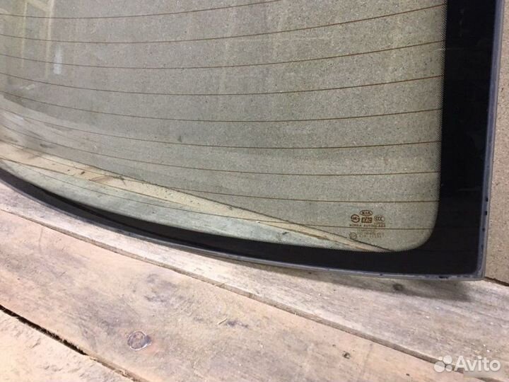 Стекло с обогревом заднее Kia Rio 2 2006 - 2011