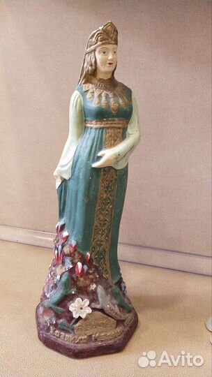 Фарфоровые статуэтки хозяйка медной горы