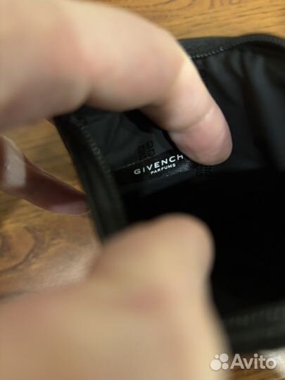 Косметичка черная givenchy