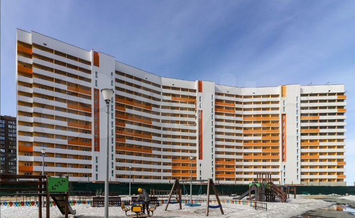 2-к. квартира, 52 м², 1/15 эт.