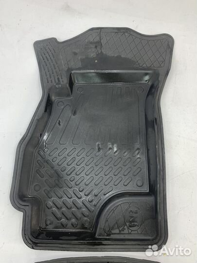 Hyundai accent коврик водительский и задние