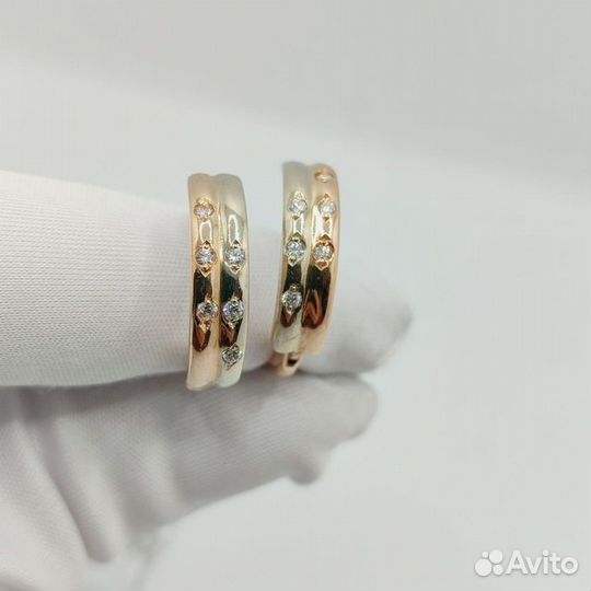 Золотые серьги с камнем