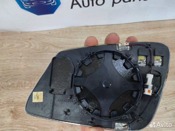 Зеркальный элемент правый Bmw 3 F30 N47D20 2012