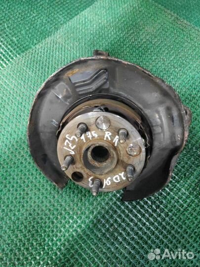 Ступица задняя правая Toyota Crown JZS175