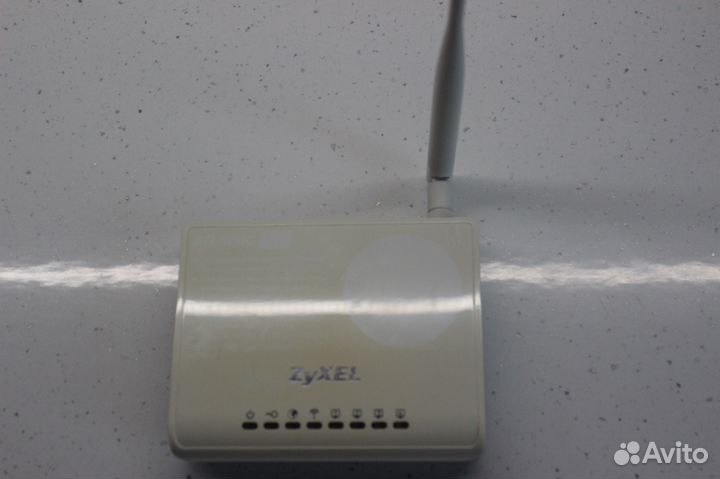 Продаю интернет-центр Zyxel keenetic lite.WI Fi