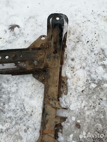 Подрамник Renault scenic 1