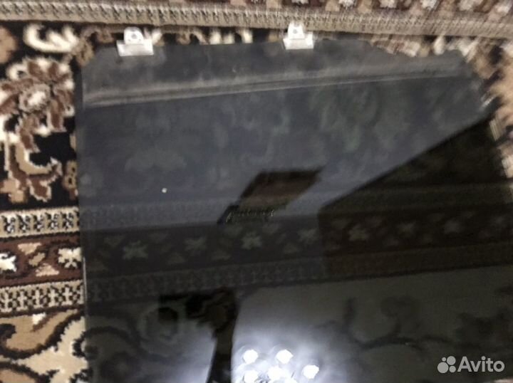 Стекло Nissan tiida