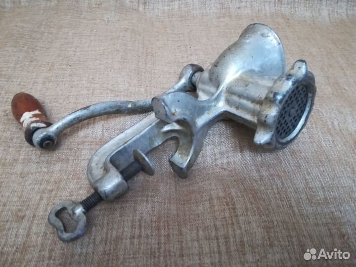 Мясорубка ручная чугунная касли. СССР. 1963 г